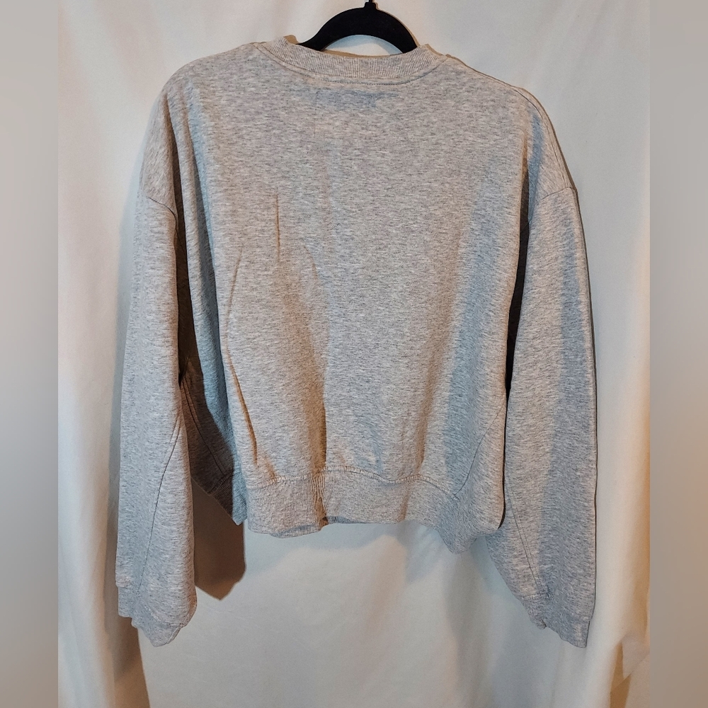 No Boundaries Heather Gray Boxy Cropped Strawberry Graphic Sweatshirt - Picture 2 of 7